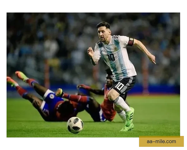 柯蒂斯琼斯脚后跟精妙破门完成梦幻首秀震撼球迷